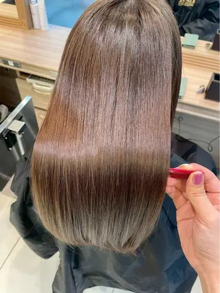 ロング カラー 梅樹 彩香のヘアスタイル