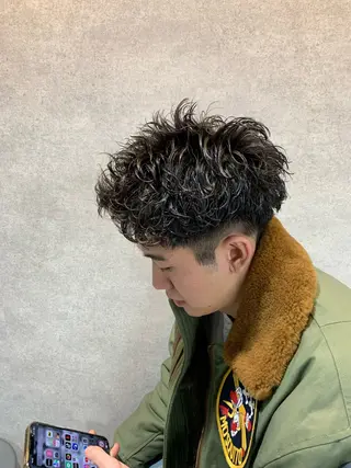 ショート メンズ デザイン/ハイトーン 指名No.1パフのヘアスタイル