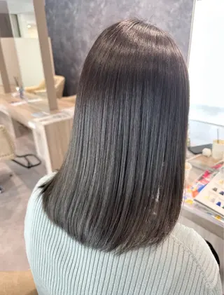 セミロング カラー 五ノ井 一世のヘアスタイル
