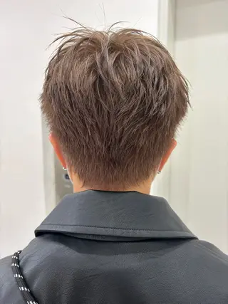 ショート too good所属・gouru 難波美容師のヘアスタイル