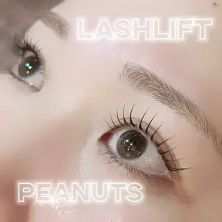 マツエク・マツパ Le Cheriss.渋谷店所属・瞳に光が入るパーマ /パリエク🎀キラの眉毛・アイブロウイメージ