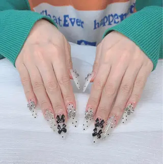 ネイル MoonHi Nail Salon所属・MoonHi Nail 朝霞台のネイルデザイン