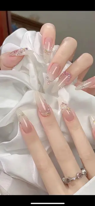 ネイル 🌈 Laule'aのネイルデザイン