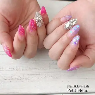 ネイル Petit Fleur所属・青柳 亜梨奈のマツエク・マツパデザイン