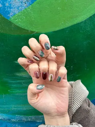 ネイル NANAE ネイル🌈虹のネイルデザイン