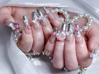 ネイル Nailsalon Vi+ももか🩷のネイルデザイン