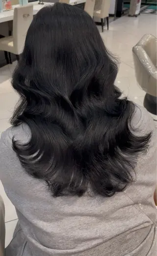 ロング 大塚 華のヘアスタイル