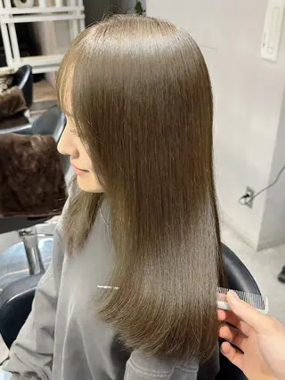 ロング カラー ベージュ/グレージュ 恵比寿/丸山陽平のヘアスタイル