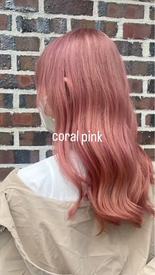 ロング エクステ/ハイトーン /レイヤーカットのヘアスタイル