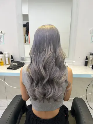 ロング カラー ブリーチカラー 🩵MIZUKIのヘアスタイル