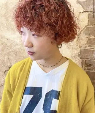 ショート カラー パーマ ブリーチ、パーマ 西部笑のヘアスタイル