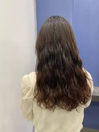 セミロング パーマ ✨透明感カラー✨ 🦖佐々木未来🦕のヘアスタイル