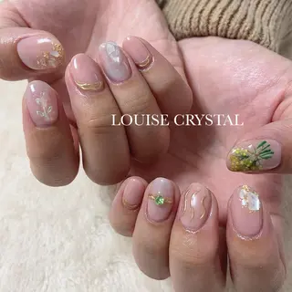ネイル LOUISE CRYSTALのネイルデザイン