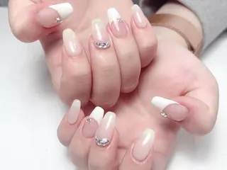 ネイル Elegant beautyルイのネイルデザイン