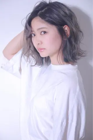ミディアム カラー 伊藤 裕貴のヘアスタイル