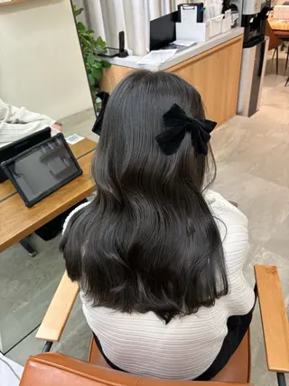 セミロング 🎀透明感カラー 𝐂𝐇𝐈𝐒𝐀のヘアスタイル