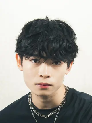 ショート カラー パーマ メンズ 【シャドウパーマ センターパート】義心のヘアスタイル