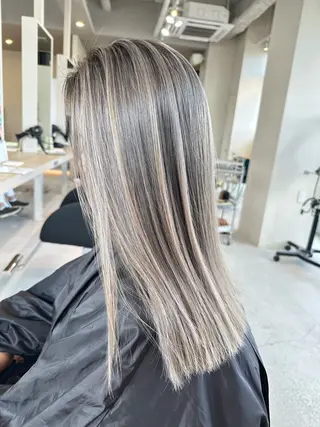 セミロング カラー Lia所属・皆木 智晴のヘアスタイル