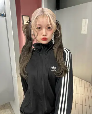 ロング 梅田/ハイトーン /yuriのヘアスタイル