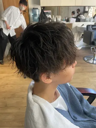 メンズ PERCUT所属・下北沢メンズ専門 美容師中島のヘアスタイル