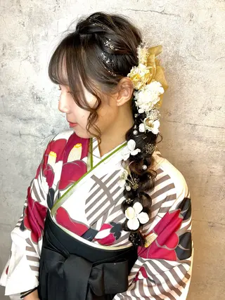 ヘアアレンジ 楢本 彩耶のネイルデザイン