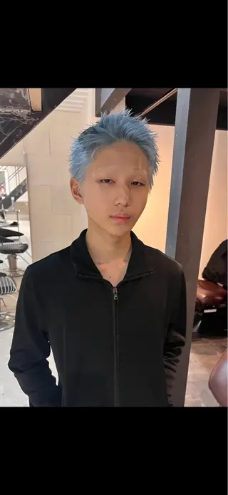 ショート カラー ハイトーン/複雑履歴 名古屋/FUTOのヘアスタイル