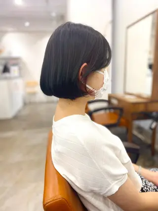 ショート カラー オリーブ/アッシュ やわらか透明感カラーのヘアスタイル