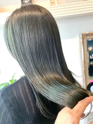 ロング カラー MUSASHI ブリーチカラー◎のヘアスタイル