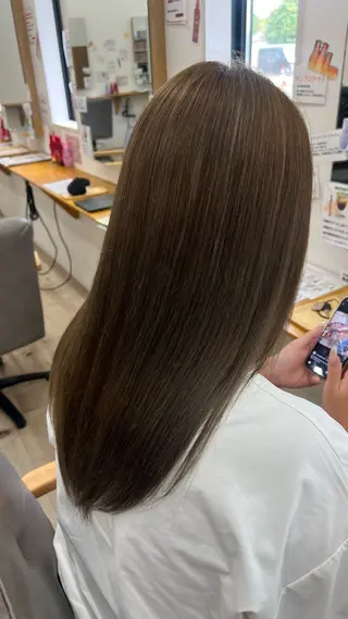 ロング カラー 山下 稚葉 艶髪/透明感カラーのヘアスタイル