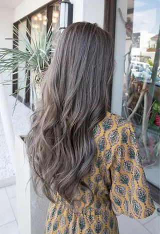 ロング カラー haretoki 髪質改善サロンのヘアスタイル