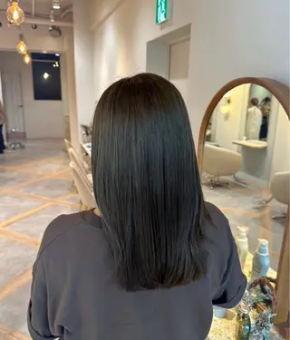 カラー HIYO RIのヘアスタイル