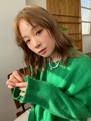 ミディアム カラー レイヤー/顔周り /AKARIのヘアスタイル