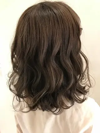 ミディアム カラー 高橋恵🌈生え癖改善 ウルフ/レイヤーのヘアスタイル