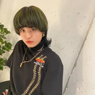 ショート カラー カジュアルを女っぽく 𝗮𝘆𝗮𝗰𝗼のヘアスタイル