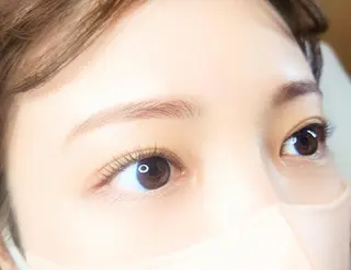 メンズ アイブロウ NAZ eyelash&eyebrow by medical salon所属・NAZ 表参道 Tomokoのマツエク・マツパデザイン