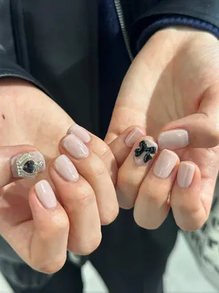 ネイル 🎀韓国レイヤー特化 🎀ベージュ/ミクのヘアスタイル