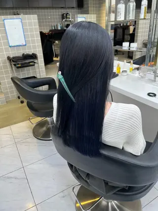 ロング 寒色＆ブリーチ特化 寒色MiOのヘアスタイル