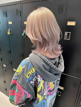 ミディアム カラー ハイトーン特化🤍 浦住のヘアスタイル