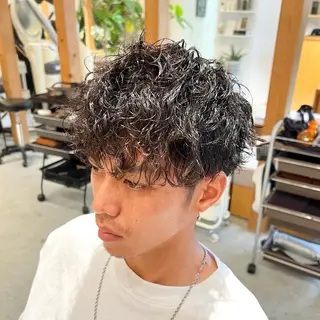 ショート パーマ メンズ 服部 雄輝のヘアスタイル