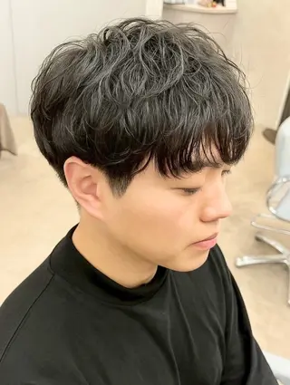 メンズ ニュアンスパーマ🌀 毛流れ🩶イザベラのヘアスタイル