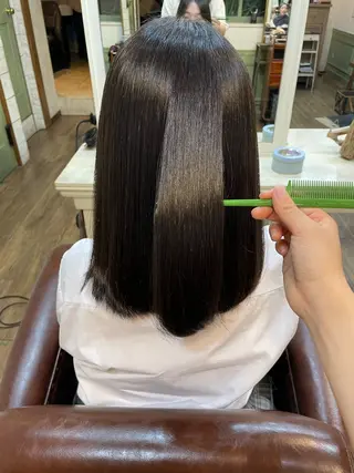 ミディアム 坂本 菜摘のヘアスタイル