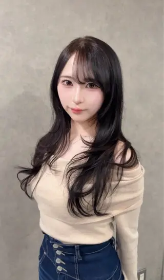 ロング REDEAL ope. 大宮所属・がわ/ハイレイヤー /ハイトーンカラーのヘアスタイル