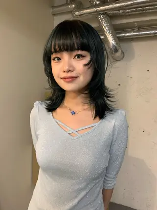 ミディアム カラー ハッシュカット/ MAYAのヘアスタイル