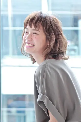 ミディアム 松島 涼花のヘアスタイル