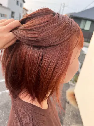 カラー 田中 愛音のヘアスタイル