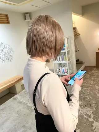ショート カラー ヒナゴ トヨカズのヘアスタイル