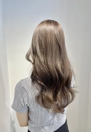 ロング 生涯の”美”パートナ ーQUATRO鈴木のヘアスタイル