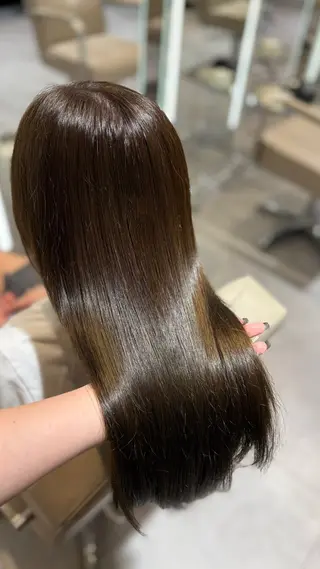 カラー 山中 萌百花のヘアスタイル