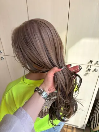 ロング カラー あべ ゆうかのヘアスタイル