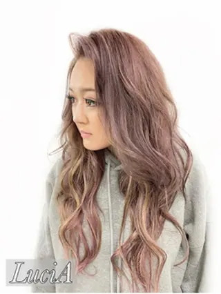 ロング カラー LuciA RIANAのヘアスタイル